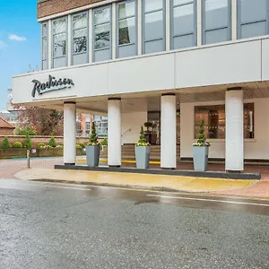 Radisson מלון